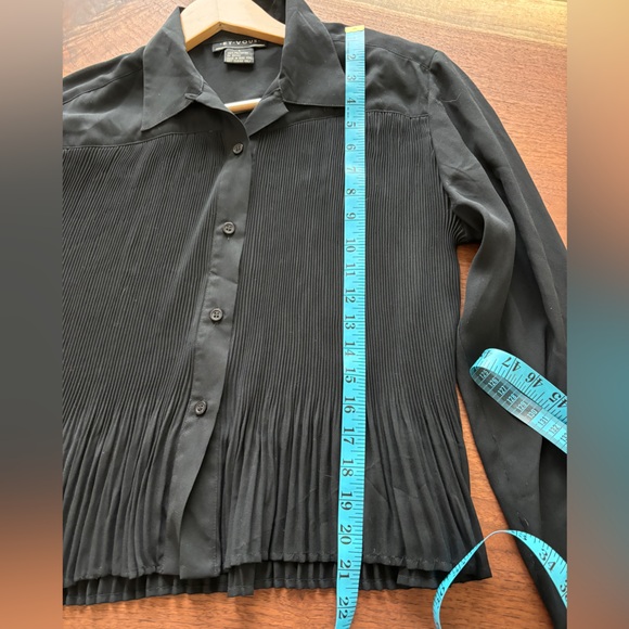 ET Vous Flowy Vintage Black Button-down, Size L - Picture 5 of 5